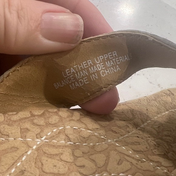 b.o.c. White and Tan Floral Sandals - Picture 8 of 9